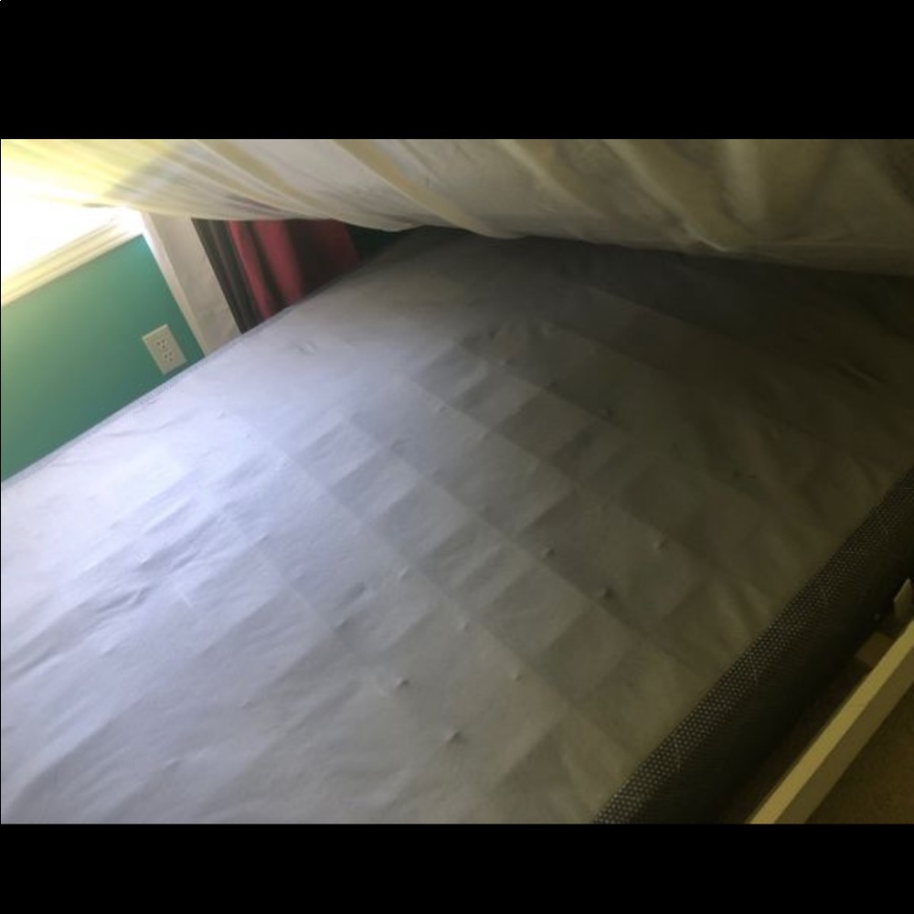 White bed set and box spring